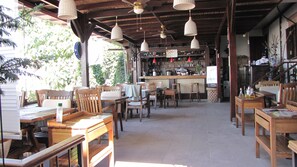S'hi serveixen esmorzars, dinars i sopars 