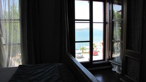 Habitación doble estándar, vista al mar, frente al mar | Wifi gratis y ropa de cama 