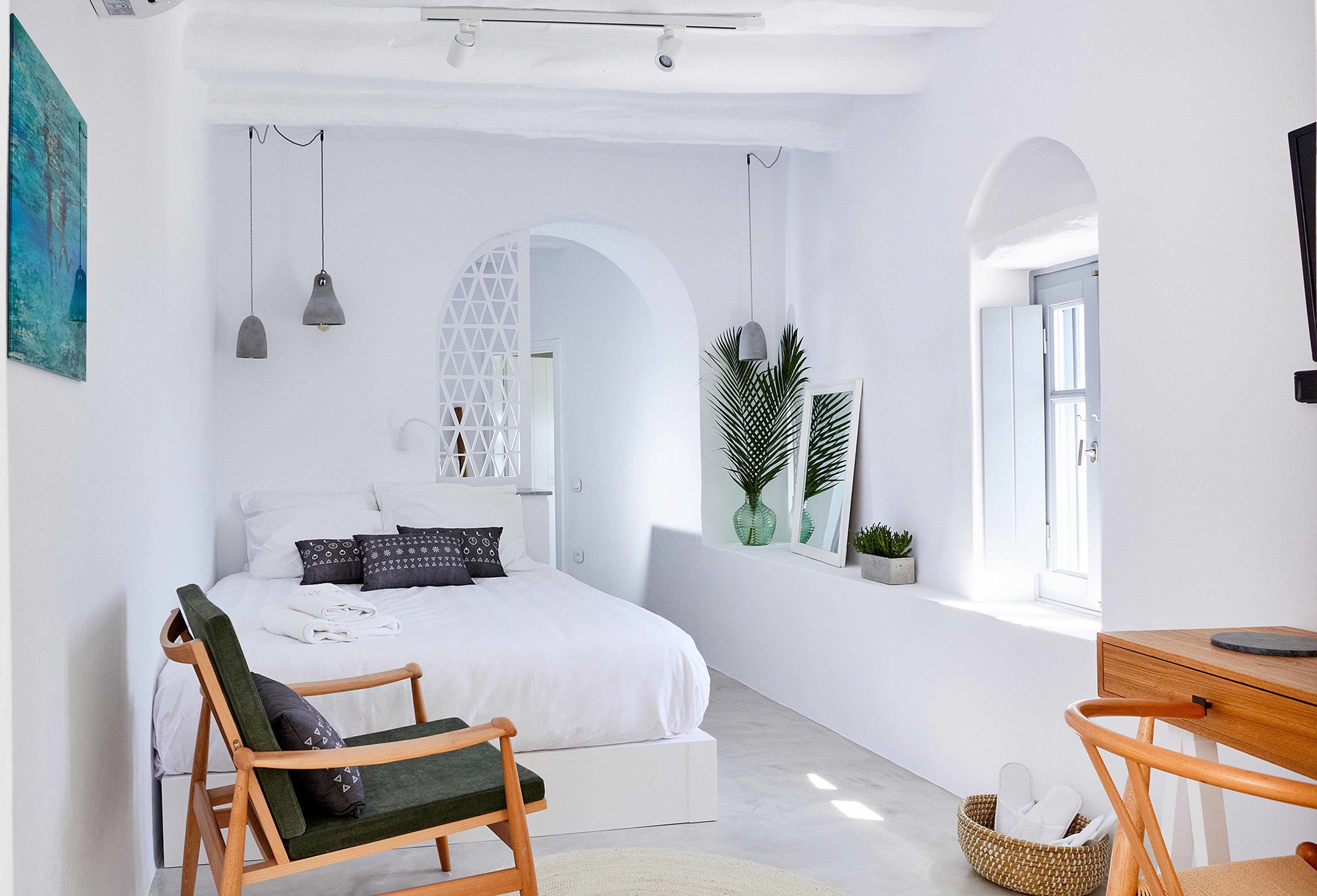 Premium bedding, memory foam beds, minibar, in-room safe