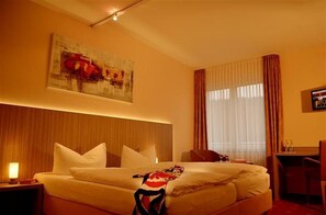 In-room safe, blackout drapes, rollaway beds, free WiFi - Vichter Landhaus (Stolberg)