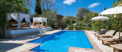 Piscina stagionale all'aperto