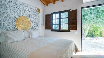 Habitación de lujo doble, 1 cama de matrimonio (Fahala) | Ropa de cama de alta calidad, caja fuerte, decoración individual