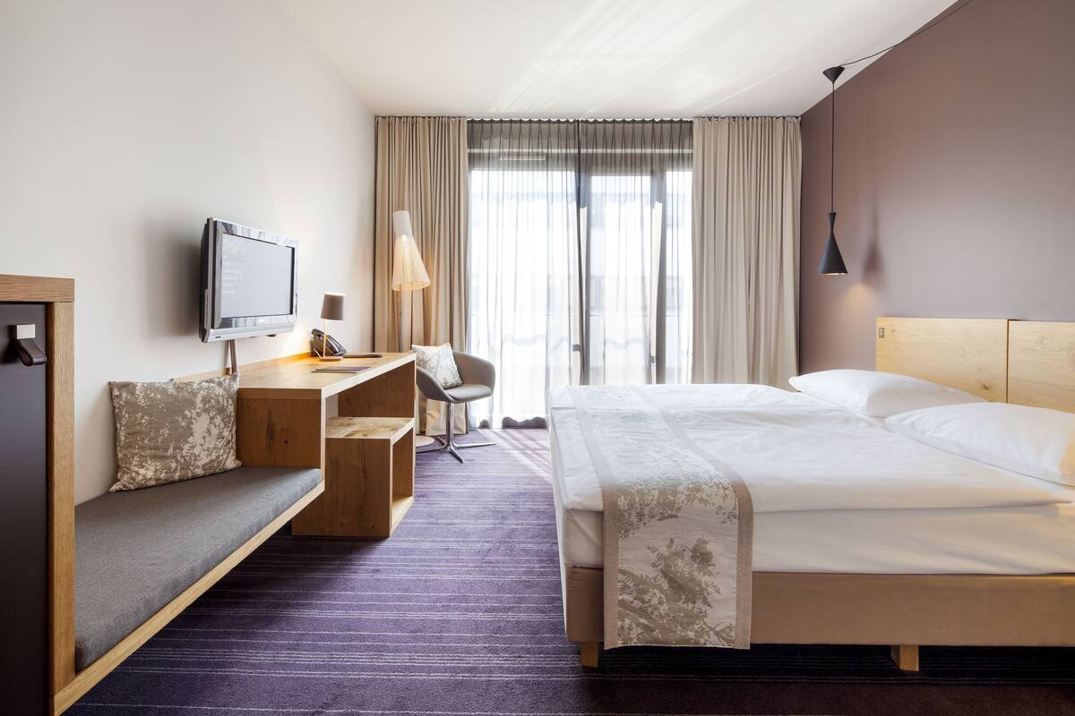 Double Room | Premium bedding, minibar, in-room safe, desk