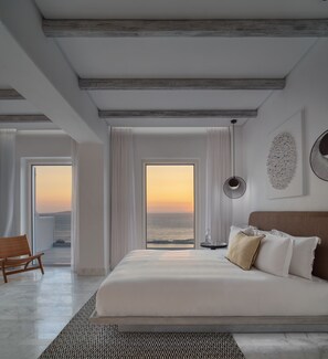 Galaxy 1 Bedroom Pool Suite