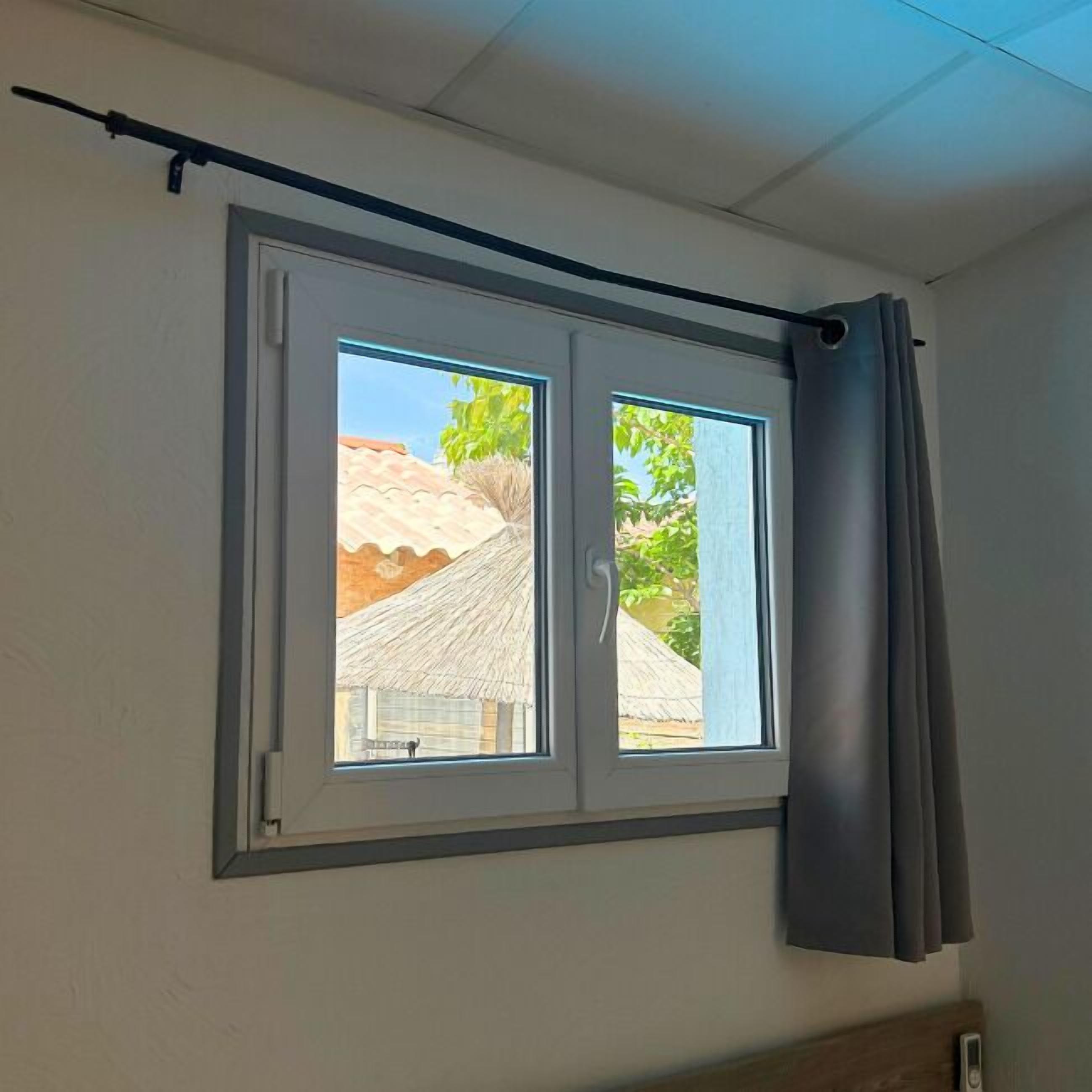 family room | 1 bedroom, individually decorated, individually furnished