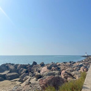 Am Strand, weißer Sandstrand