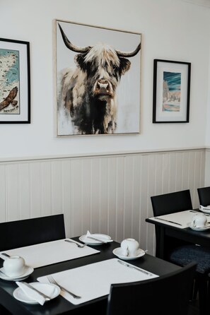 Dining room - Pitfaranne Guest House (Inverness)