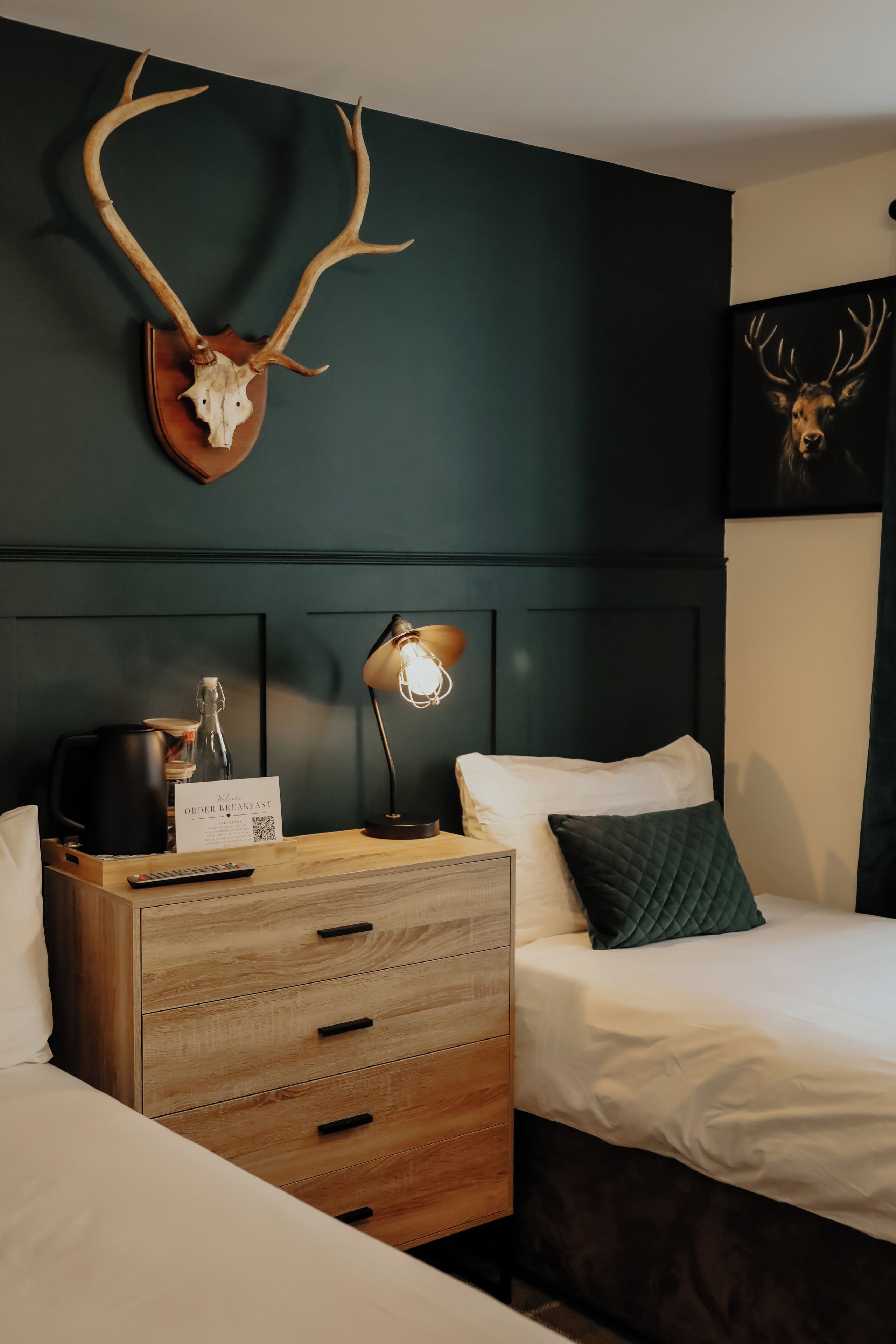 Standaard Twin kamer, niet-roken, en-suite badkamer | Hypoallergeen beddengoed, Tempur Pedic-bedden, gratis wifi, beddengoed