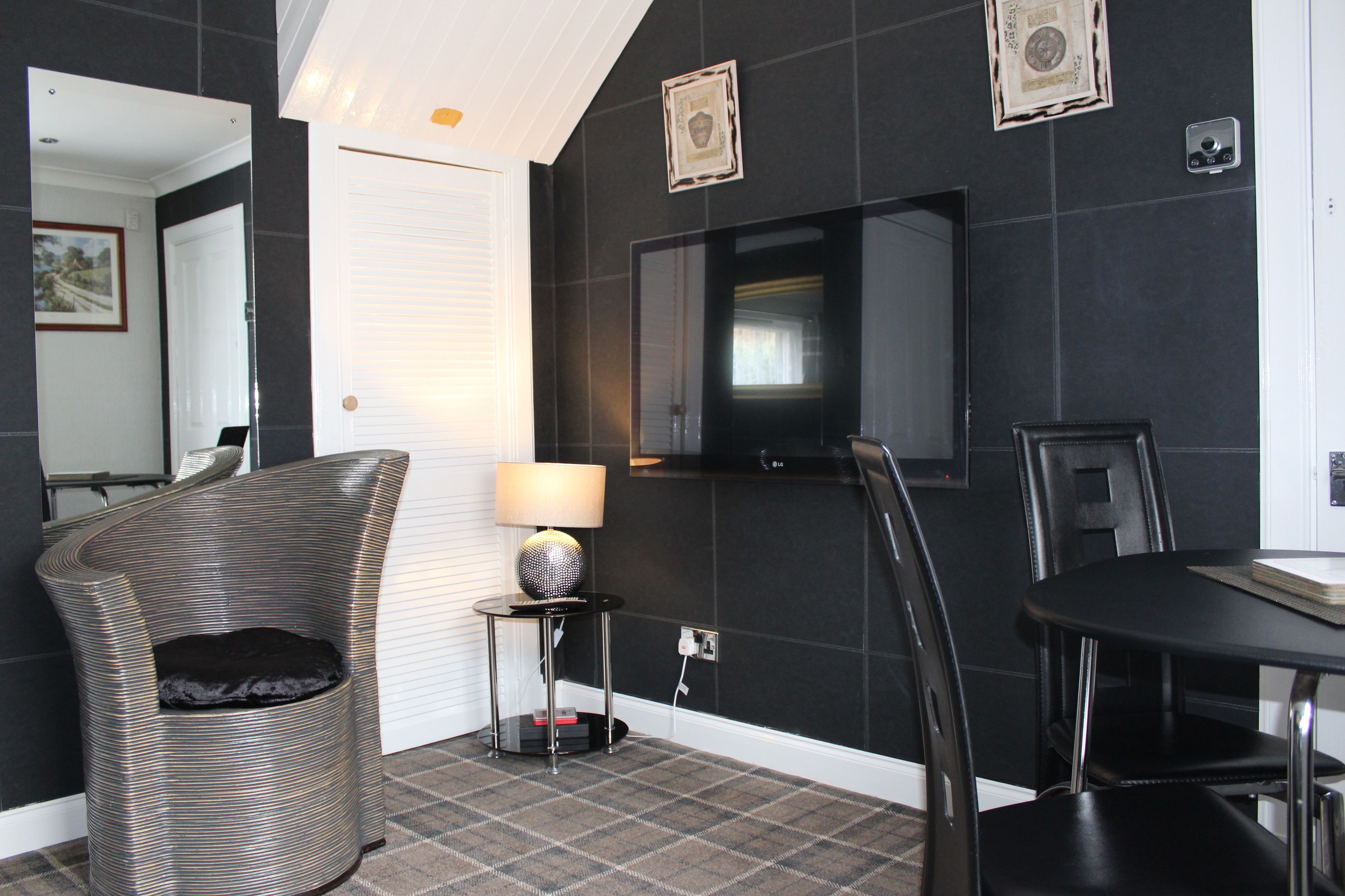 Standard Apartment, Multiple Beds, Non Smoking, Kitchen | Living area | Flat-screen TV