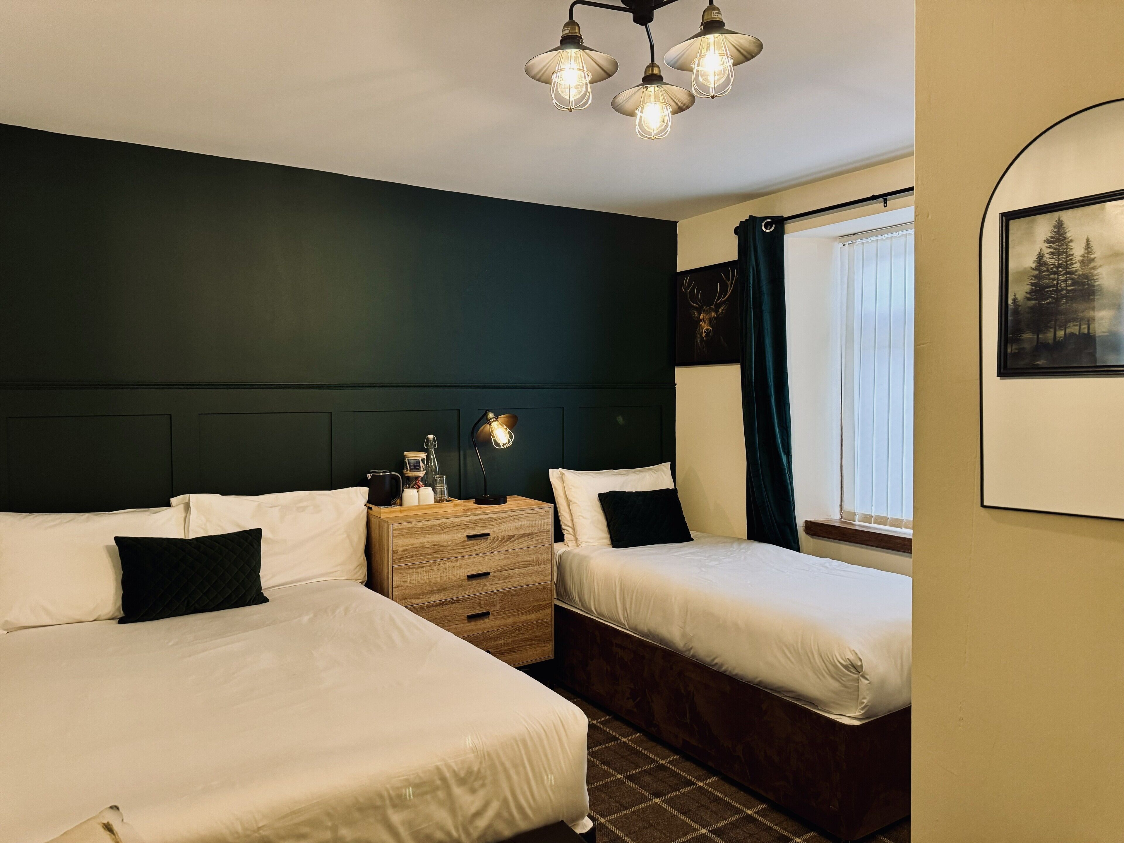 Habitación estándar con 2 camas individuales, para no fumadores, baño en la habitación | Ropa de cama hipoalergénica, camas Tempur-Pedic y wifi gratis 