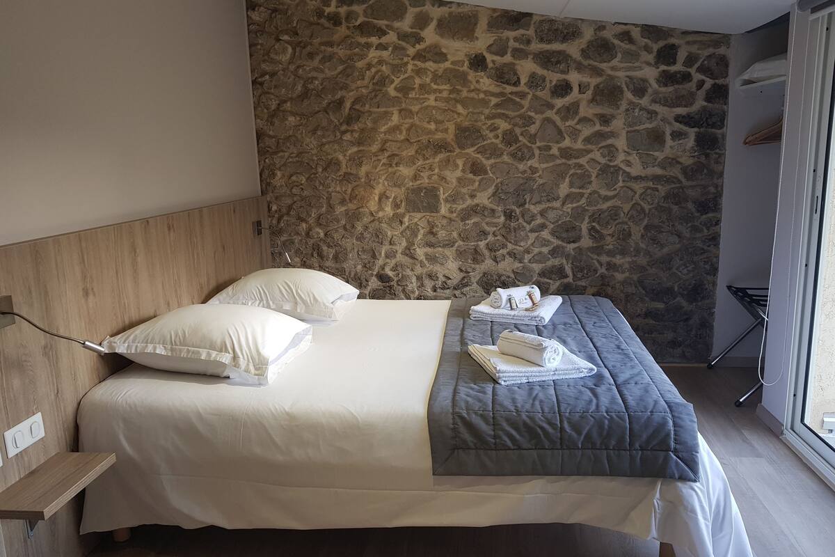 House, Mountain View | In-room safe, blackout drapes, cribs/infant beds, free WiFi