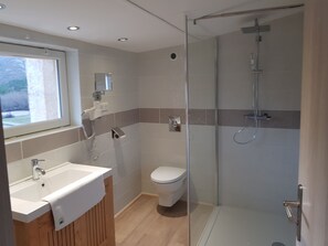Bathroom - L'Oustau de la Font (Reilhanette)