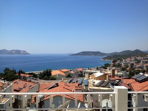 Penthouse có tầm nhìn toàn cảnh, 2 phòng ngủ, quang cảnh biển | Quang cảnh ban công