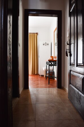 Standard Twin Room, Balcony | Premium bedding, individually decorated, individually furnished, desk