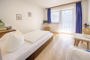 In-room safe, free WiFi