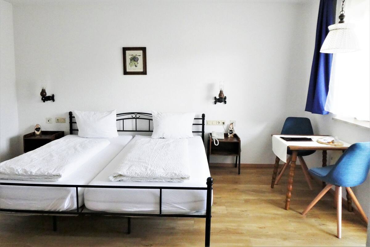 In-room safe, free WiFi