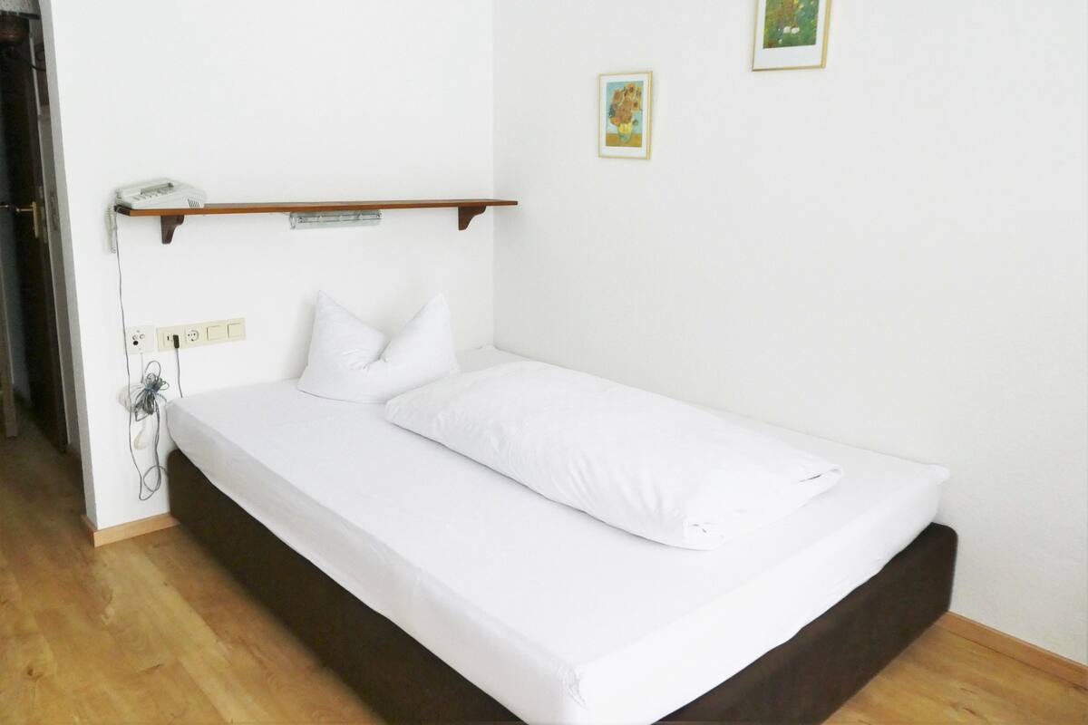 In-room safe, free WiFi