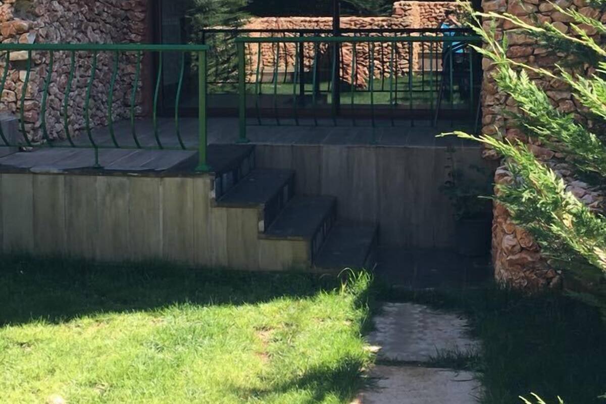 Duplex, 2 quartos | Cortinas blackout, ferros/tábuas de passar roupa, roupa de cama