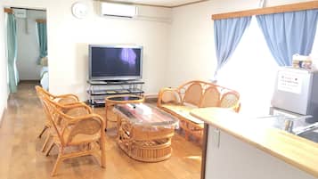 Casa | Área de sala de estar | Televisión de pantalla plana