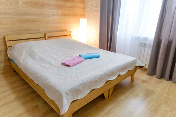 Lejlighed - 2 soveværelser (Mukhacheva, 230/1) | Skrivebord, strygejern/strygebræt, ekstra senge (tillægsgebyr)