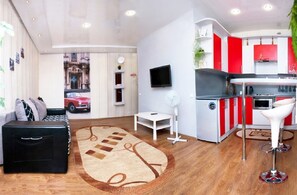 Apartment, 1 Bedroom (Krasnoarmeyskaya, 43) | Living area - OtelService (Biysk)