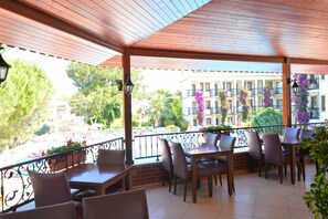 Petit déjeuner buffet compris tous les jours