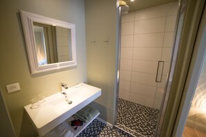 Comfort Double Room | Bathroom - Chambre d'Hôtes Arima (Biarritz)