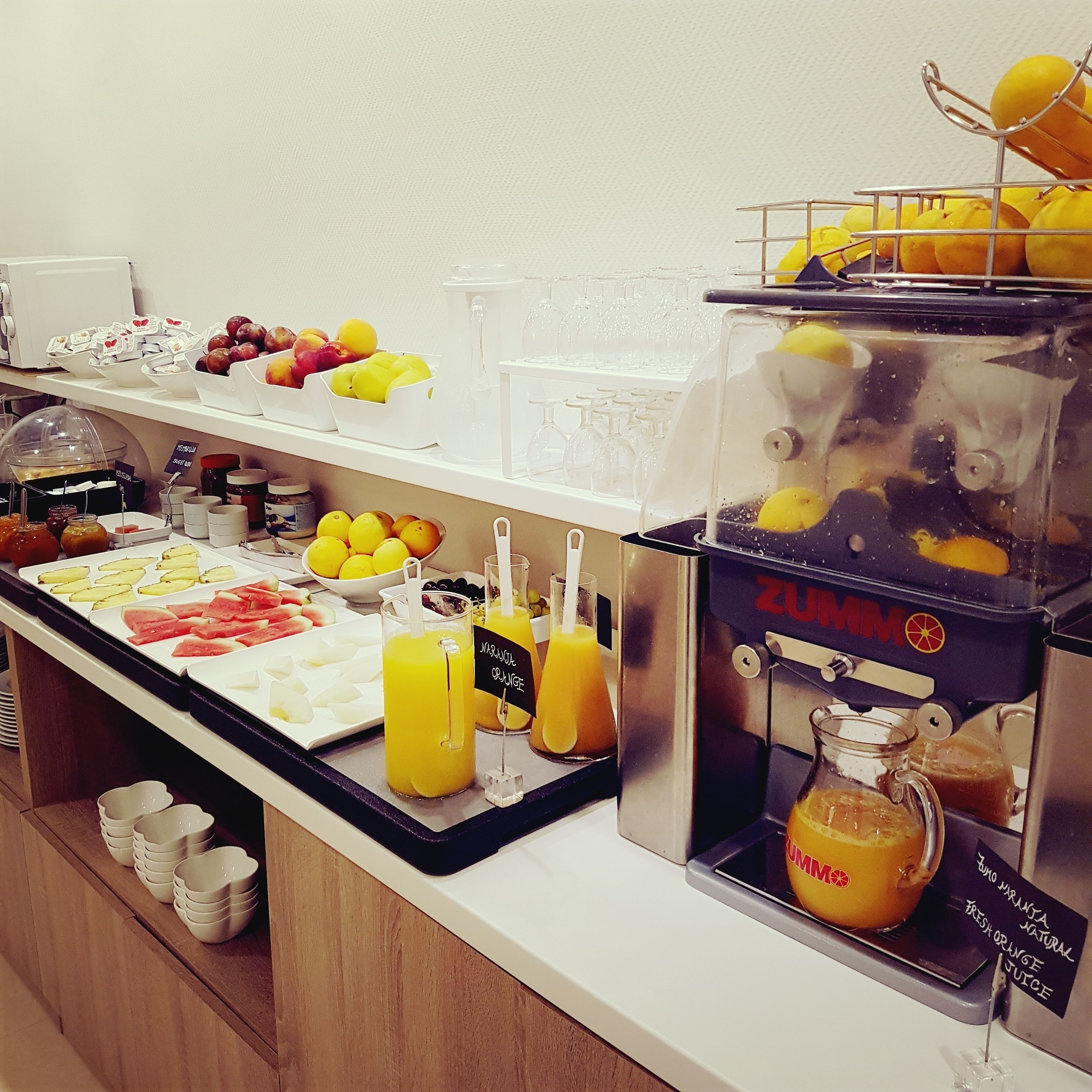 daily continental breakfast (eur 8.50 per person)