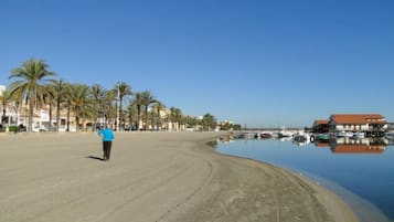 Una playa cerca