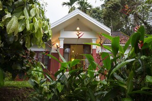 2 habitaciones, ropa de cama de alta calidad, escritorio y wifi gratis 