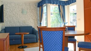 Apartment, 1 Bedroom, Balcony | Living room