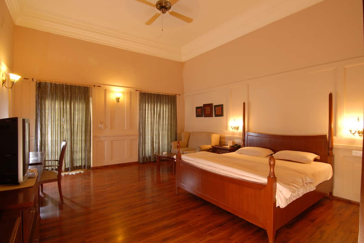 Classic Room | Premium bedding, minibar, in-room safe, desk