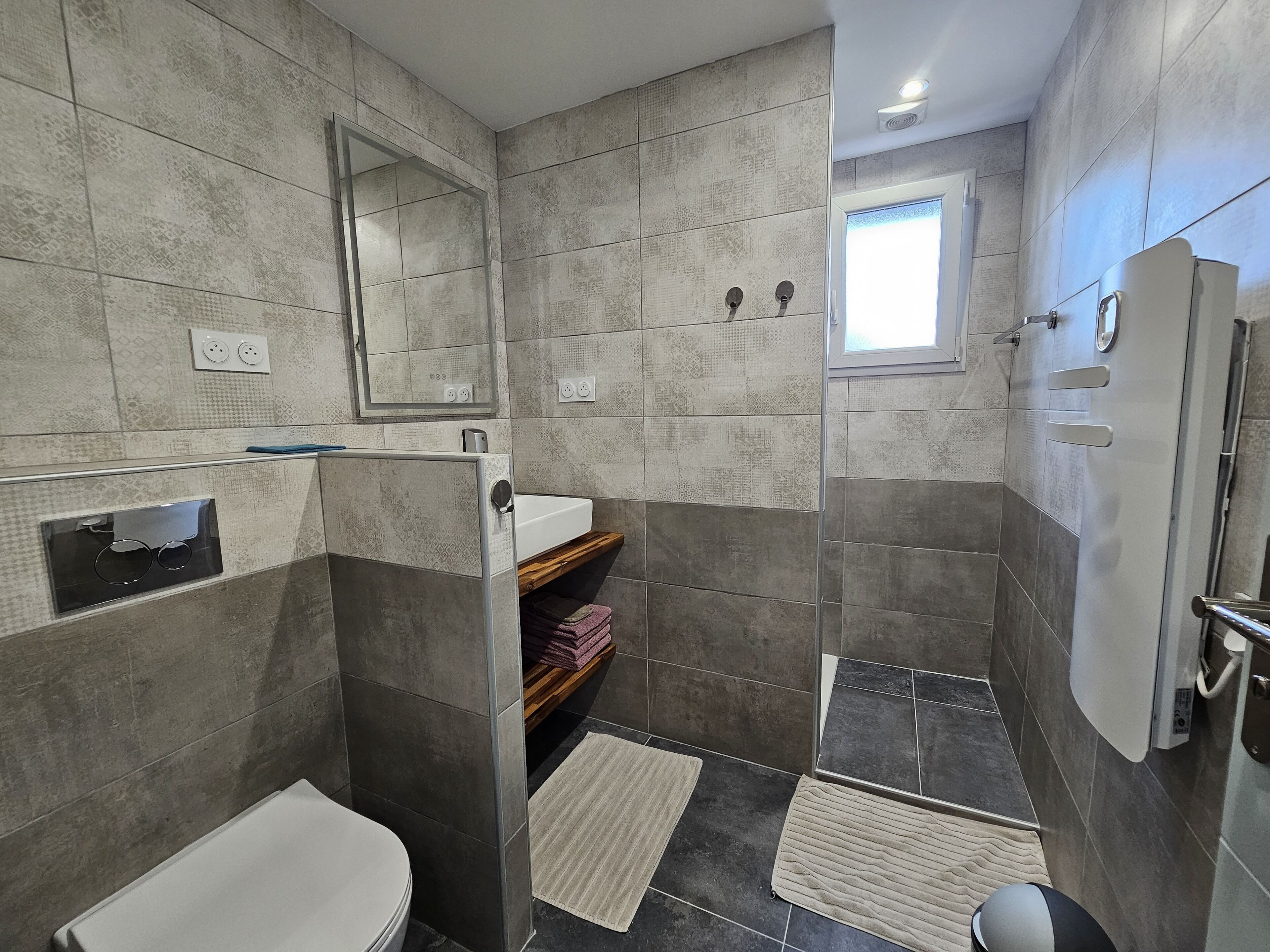Appartement Familial, plusieurs lits | Salle de bain