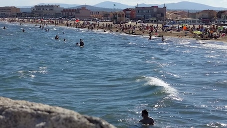 Una playa cerca