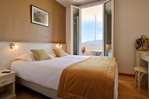 Premium bedding, Select Comfort beds, in-room safe - Hotel du Golfe (Ajaccio)