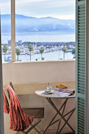 Premium bedding, Select Comfort beds, in-room safe - Hotel du Golfe (Ajaccio)