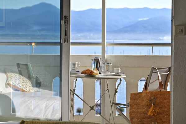 Habitación doble exclusiva, Terraza, vista al mar | Ropa de cama de alta calidad y camas Select Comfort