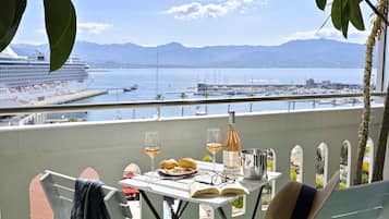 Deluxe Double Room, Terrace, Sea View | Premium bedding, Select Comfort beds, in-room safe