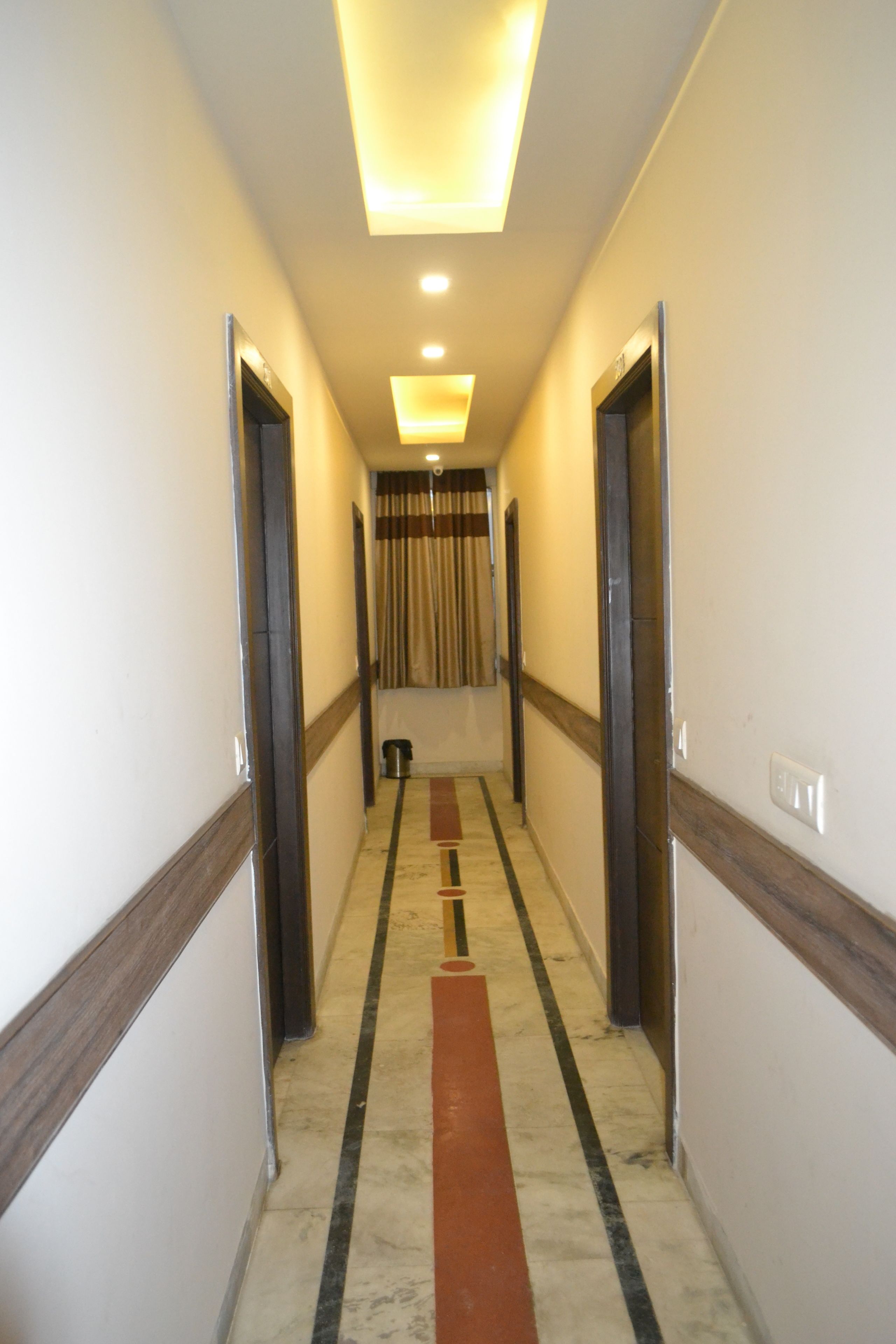 Photo - Hotel Merry Gold - 1 Minute From New Delhi Station And Connaught Place