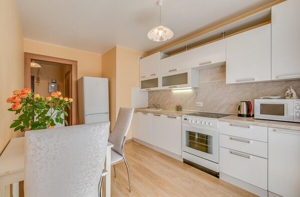 아파트 | 전용 주방 | 대용량 냉장고, 전자레인지, 오븐, 쿡탑