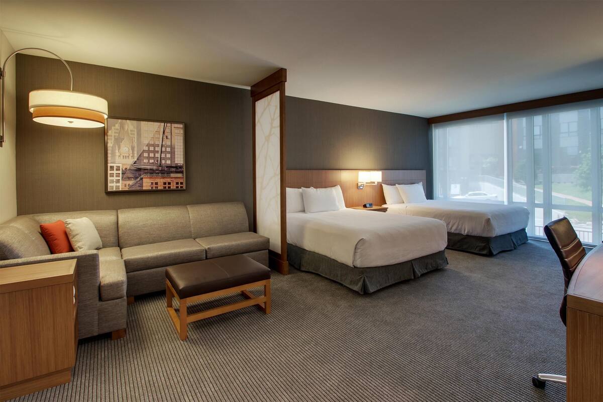 room, 1 queen bed with sofa bed, accessible, bathtub | 1 bedroom, hypo-allergenic bedding, down duvets, individually decorated