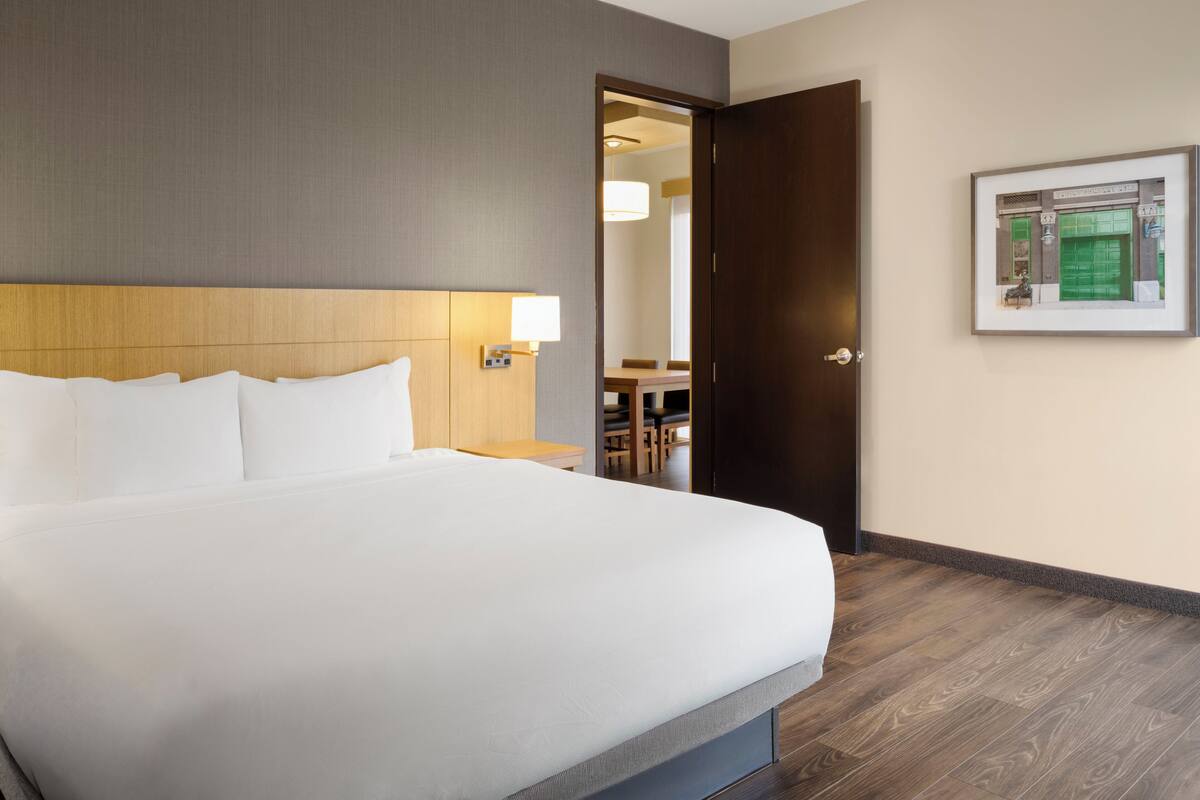 Suite, 1 Bedroom, King Bed with Sofa bed, Accessible | Hypo-allergenic bedding available, down comforters, desk