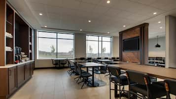 包含每日自助早餐