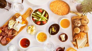 Daily local cuisine breakfast for a fee
