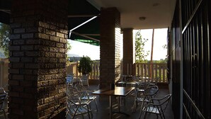 Tempat makan outdoor