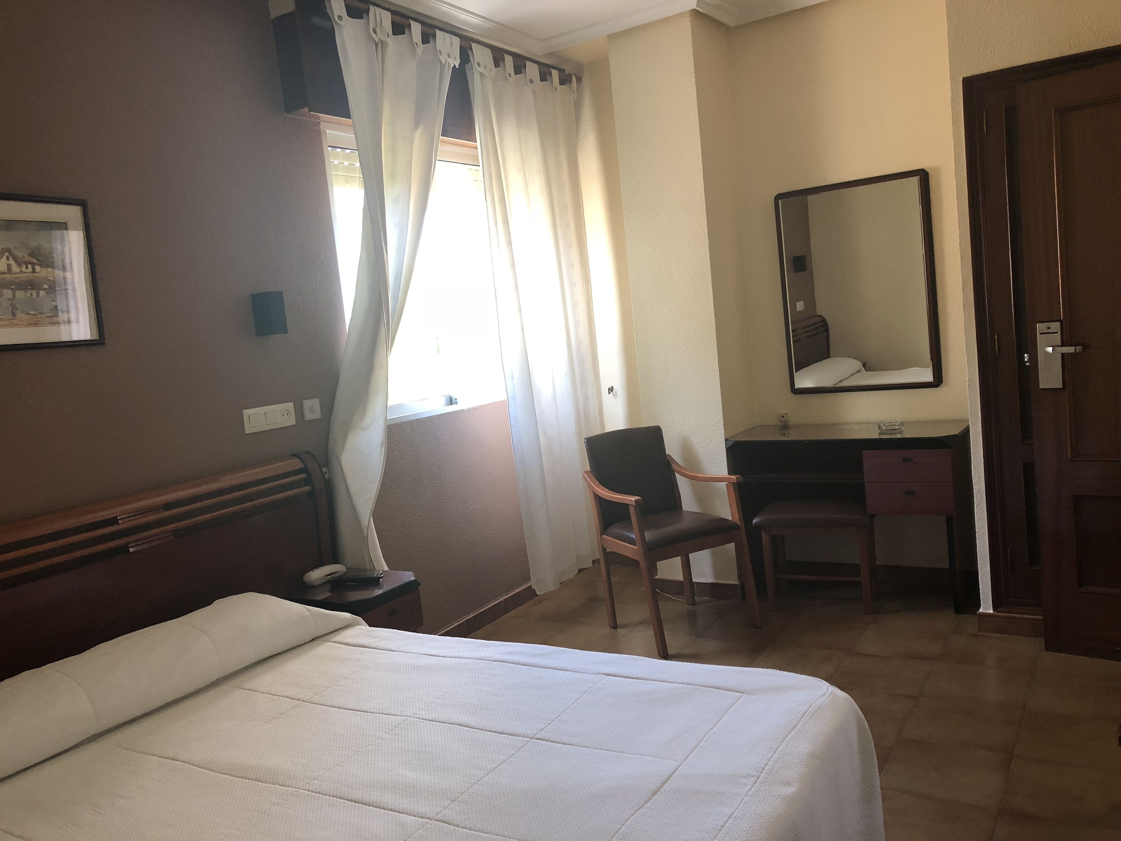 free cots/infant beds, free wifi, bed sheets