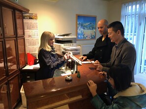 Reception - Hotel Kaiser (Moenchengladbach)