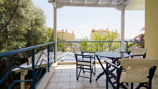 Villa | Terrace/patio - Amazing Villa with a large yard (Nea Propontida)