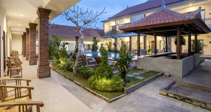 Tom's Inn Pecatu