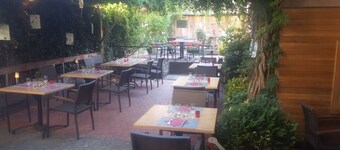 Hotel Restaurant Aux Deux Roses